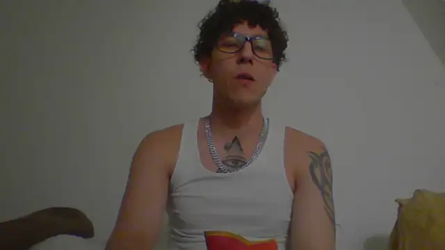 Snapshot of TitanNoir chatting on March 7, 1:46 am TitanNoir online show from March 7, 1:46 am