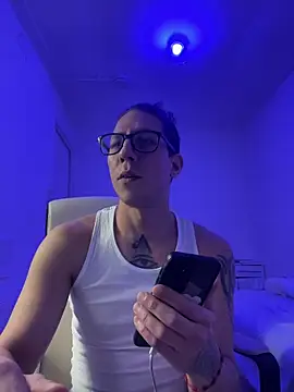 Snapshot of TitanNoir chatting on March 13, 11:33 pm TitanNoir online show from March 13, 11:33 pm