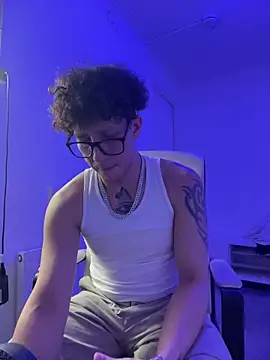 Snapshot of TitanNoir chatting on March 14, 11:43 pm TitanNoir online show from March 14, 11:43 pm