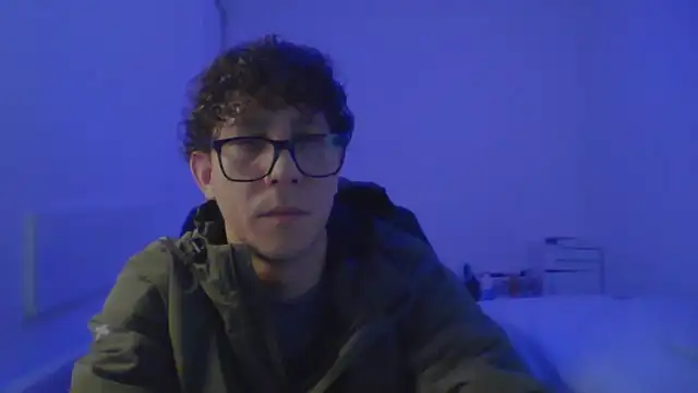 Snapshot of TitanNoir chatting on March 17, 9:23 am TitanNoir online show from March 17, 9:23 am