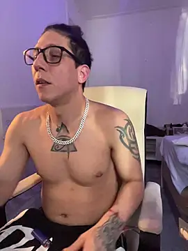 Snapshot of TitanNoir chatting on March 22, 10:07 am TitanNoir online show from March 22, 10:07 am