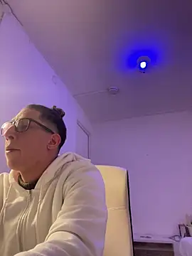 Snapshot of TitanNoir chatting on March 23, 11:09 pm TitanNoir online show from March 23, 11:09 pm