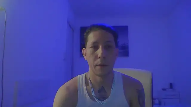 Snapshot of TitanNoir chatting on April 9, 7:52 pm TitanNoir online show from April 9, 7:52 pm