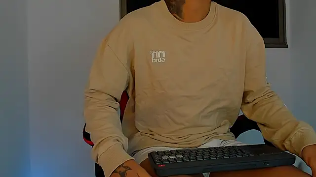 Mnell28 online show from March 19, 7:34 am