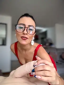 Snapshot of Emma_Reyes chatting on March 12, 2:23 pm Emma Reyes online show from March 12, 2:23 pm