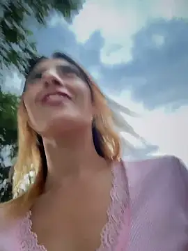 Snapshot of Emma_Reyes chatting on June 28, 8:04 pm Emma Reyes online show from June 28, 8:04 pm