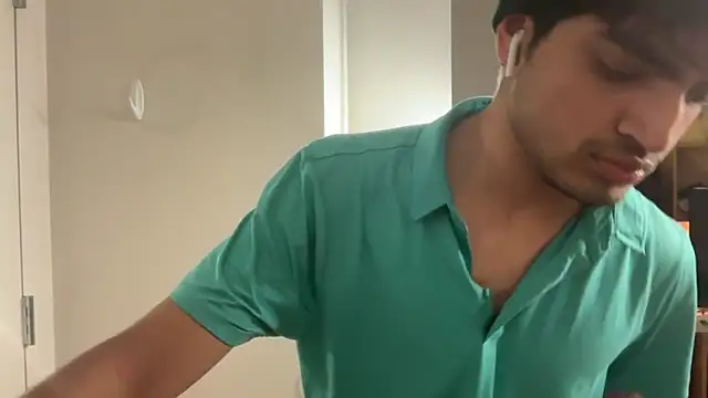 Snapshot of nickabraham chatting on March 9, 12:36 am nickabraham online show from March 9, 12:36 am