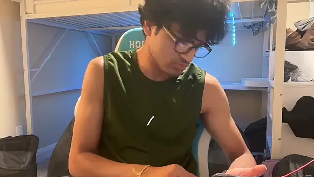 Snapshot of nickabraham chatting on March 21, 5:12 am nickabraham online show from March 21, 5:12 am