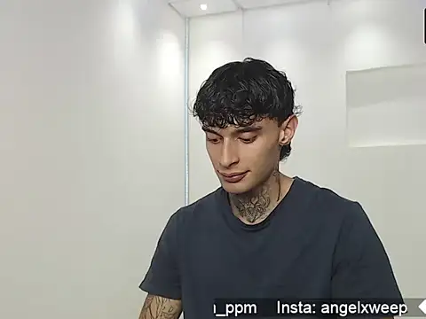 yourxcyberxangel online show from March 18, 12:47 am