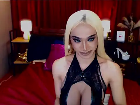 Snapshot of KieraLee chatting on March 29, 4:56 am KieraLee online show from March 29, 4:56 am