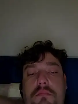 Snapshot of vikingo3333 chatting on March 30, 7:53 am vikingo3333 online show from March 30, 7:53 am