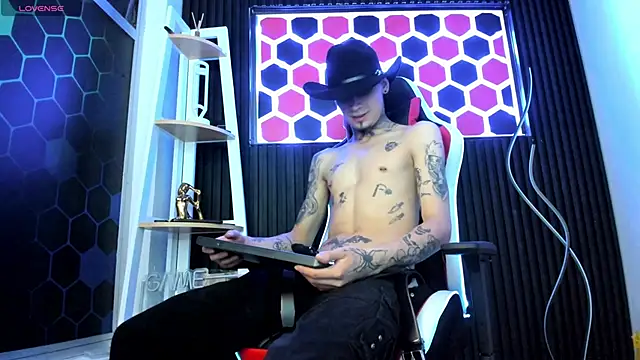 Snapshot of Max_Hader_ chatting on March 13, 3:57 am Max Hader online show from March 13, 3:57 am