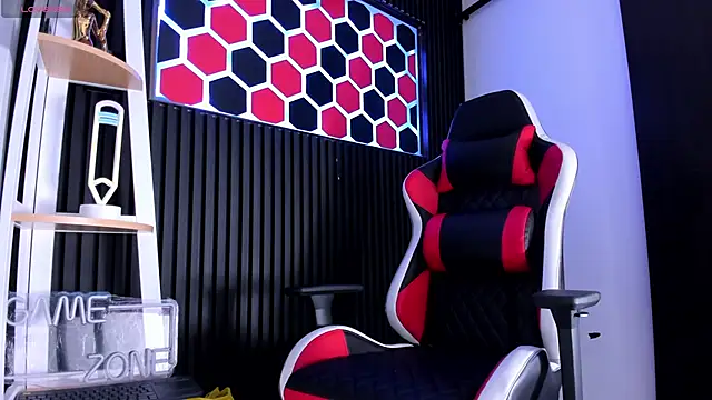 Snapshot of Max_Hader_ chatting on March 14, 3:01 am Max Hader online show from March 14, 3:01 am