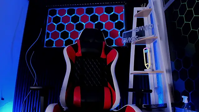 Snapshot of Max_Hader_ chatting on March 27, 3:23 am Max Hader online show from March 27, 3:23 am