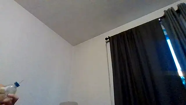 Snapshot of TallHungandCloudy69 chatting on March 18, 1:58 pm TallHungandCloudy69 online show from March 18, 1:58 pm