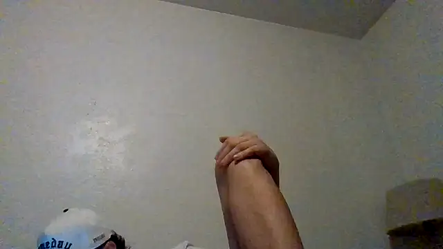 Snapshot of TallHungandCloudy69 chatting on March 21, 6:51 am TallHungandCloudy69 online show from March 21, 6:51 am