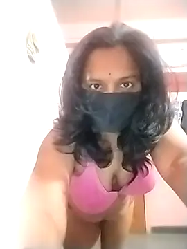 Snapshot of Miss-Dolly07 chatting on March 8, 5:50 pm Miss-Dolly07 online show from March 8, 5:50 pm