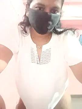 Snapshot of Miss-Dolly07 chatting on March 23, 12:47 am Miss-Dolly07 online show from March 23, 12:47 am