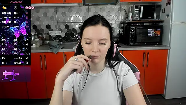 Mary Blu online show from January 17, 1:47 am