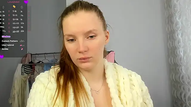 Snapshot of Mary_Blu chatting on April 1, 5:41 am Mary Blu online show from April 1, 5:41 am