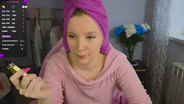 Snapshot of Mary_Blu chatting on April 9, 4:12 am Mary Blu online show from April 9, 4:12 am