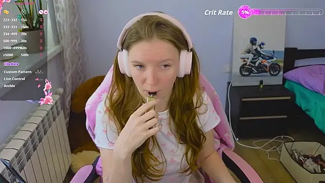 Snapshot of Mary_Blu chatting on May 7, 8:42 am Mary Blu online show from May 7, 8:42 am