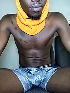 Snapshot of StrongEbonyDick chatting on March 17, 1:03 pm StrongEbonyDick online show from March 17, 1:03 pm