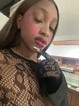 LiaTrainor online show from March 26, 1:11 am