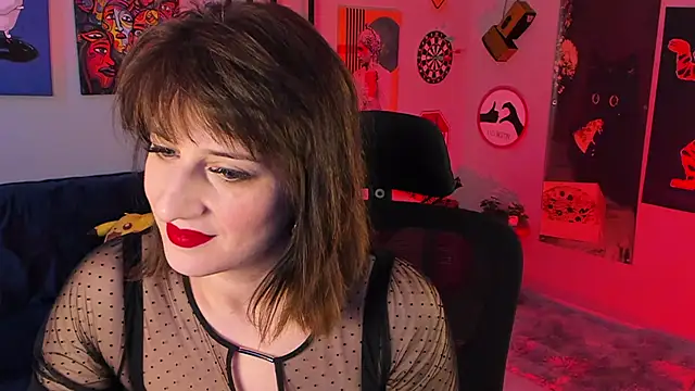 Snapshot of EmmaWheelers chatting on March 23, 11:58 am EmmaWheelers online show from March 23, 11:58 am