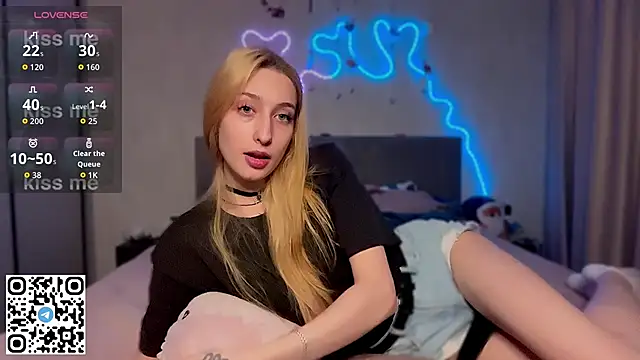 Emma Willson online show from July 1, 5:56 pm