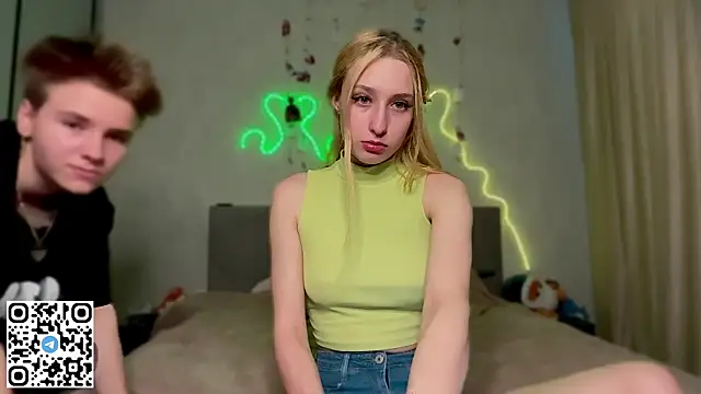 Emma Willson online show from July 7, 3:49 pm