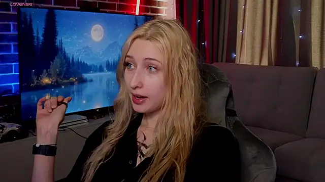 Emma Willson online show from July 29, 10:24 am