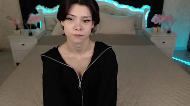 Snapshot of llittle-peachh chatting on March 2, 5:42 pm llittle-peachh online show from March 2, 5:42 pm