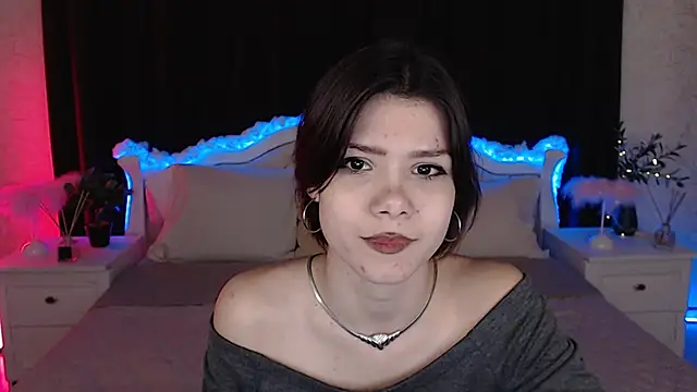 Snapshot of llittle-peachh chatting on March 13, 4:13 pm llittle-peachh online show from March 13, 4:13 pm