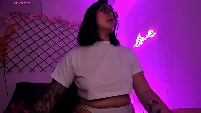 Snapshot of lola_xxperience chatting on March 18, 12:52 pm lola xxperience online show from March 18, 12:52 pm