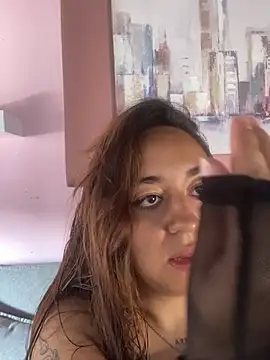 Snapshot of Im_Luuu chatting on March 21, 12:54 pm Im Luuu online show from March 21, 12:54 pm