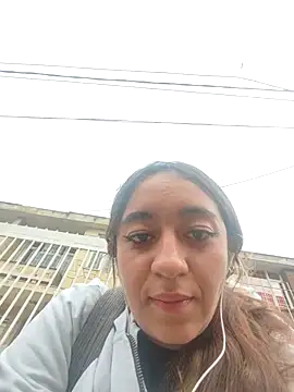 Snapshot of Im_Luuu chatting on April 21, 11:27 am Im Luuu online show from April 21, 11:27 am