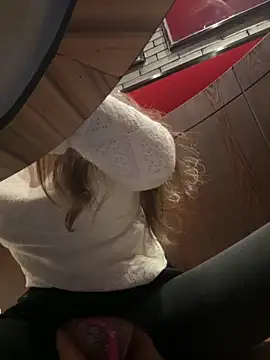 Snapshot of fnai-136 chatting on March 19, 5:55 am fnai-136 online show from March 19, 5:55 am