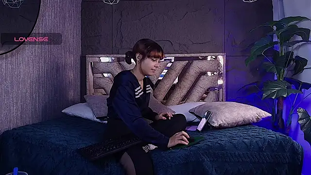 Snapshot of Scaiff_1 chatting on March 26, 2:17 am Scaiff 1 online show from March 26, 2:17 am