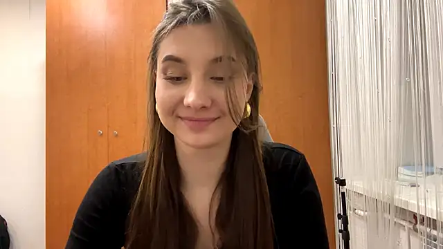 Snapshot of Flower_sunny chatting on March 18, 11:46 am Flower sunny online show from March 18, 11:46 am