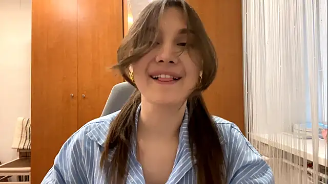 Snapshot of Flower_sunny chatting on March 27, 10:37 am Flower sunny online show from March 27, 10:37 am