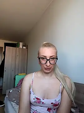 Snapshot of malinalli_a chatting on March 3, 1:39 pm malinalli a online show from March 3, 1:39 pm