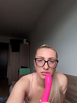 Snapshot of malinalli_a chatting on March 30, 12:17 pm malinalli a online show from March 30, 12:17 pm