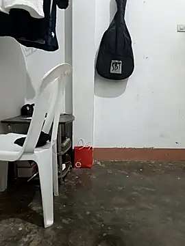 Snapshot of ElJohan5 chatting on March 31, 10:21 pm ElJohan5 online show from March 31, 10:21 pm