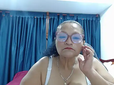 Snapshot of _BellaNocturna chatting on March 23, 2:04 am BellaNocturna online show from March 23, 2:04 am