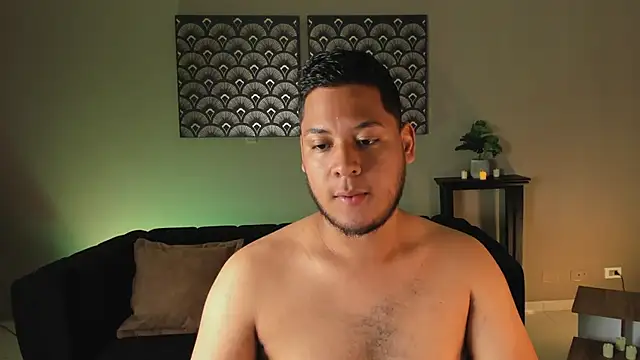 Snapshot of Akon_2XXX chatting on March 13, 7:20 pm Akon 2XXX online show from March 13, 7:20 pm