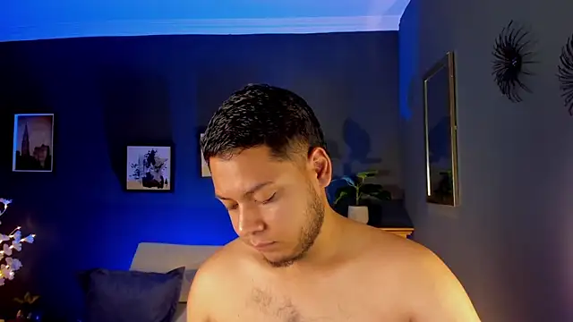 Snapshot of Akon_2XXX chatting on March 18, 4:10 pm Akon 2XXX online show from March 18, 4:10 pm