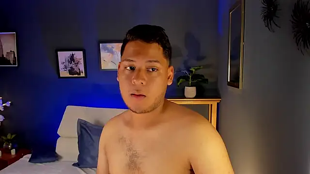 Snapshot of Akon_2XXX chatting on March 24, 4:01 pm Akon 2XXX online show from March 24, 4:01 pm