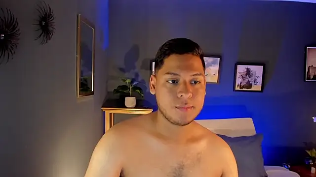 Snapshot of Akon_2XXX chatting on March 28, 3:55 pm Akon 2XXX online show from March 28, 3:55 pm