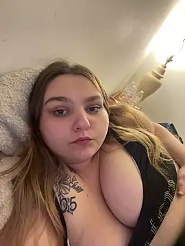 bbwnikki69 online show from March 18, 9:12 am